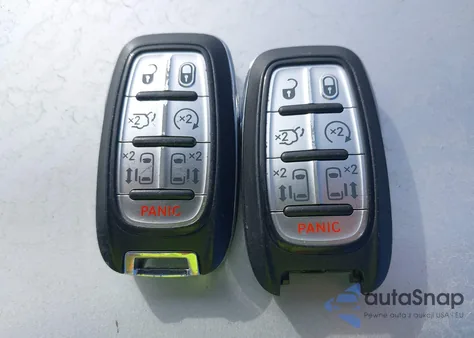 2017 Chrysler Pacifica Touring-L z USA, uszkodzony, nr VIN 2C4RC1BG5HR613473